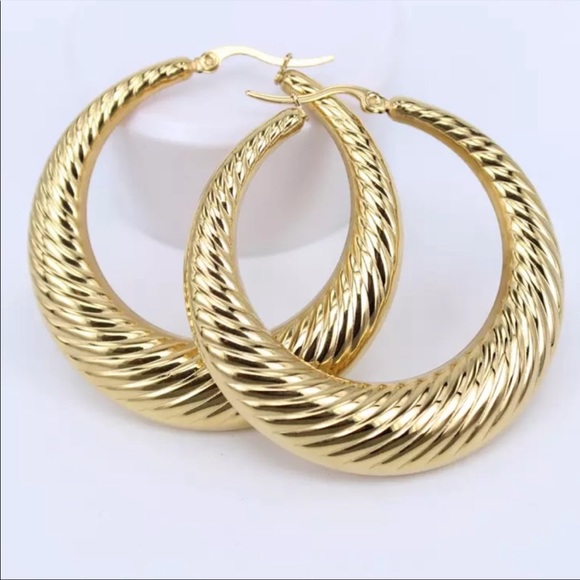 NEW 18K YELLOW GOLD ROUND HOOP EARRINGS - Picture 3 of 4